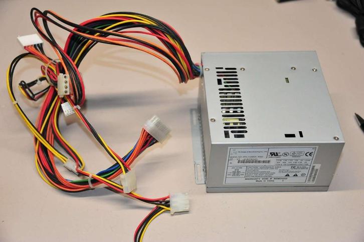 Uitstekende PC Voeding voor Vintage PC's OF testwerkbank!, Computers en Software, Vintage Computers, Ophalen of Verzenden