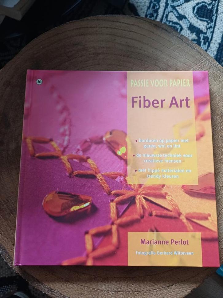 Passie voor Papier: Fiber Art - Marianne Perlot, Boeken, Hobby en Vrije tijd, Zo goed als nieuw, Borduren en Naaien, Ophalen of Verzenden