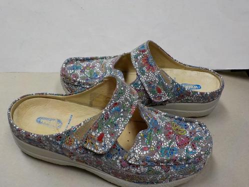 Wolky kleurige slippers maat 39, Kleding | Dames, Schoenen, Zo goed als nieuw, Slippers, Overige kleuren, Ophalen of Verzenden