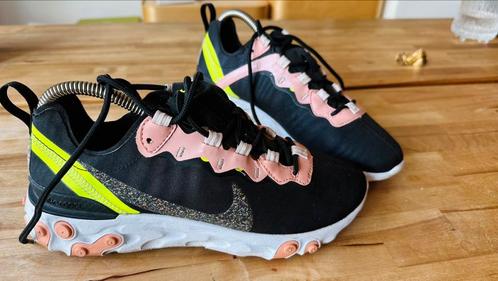 Nike React Element 55 neongeel roze zwart en wit, Kleding | Dames, Schoenen, Zo goed als nieuw, Sneakers of Gympen, Overige kleuren