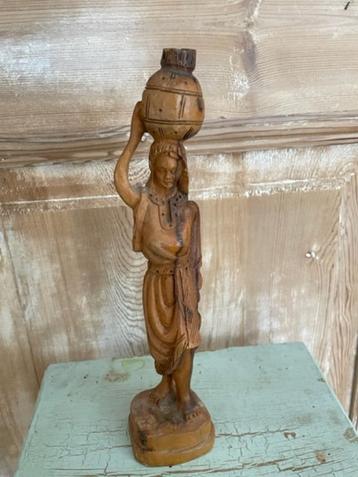 Elegant oud houten beeldje. Waterdrager. Vrouw.  beschikbaar voor biedingen