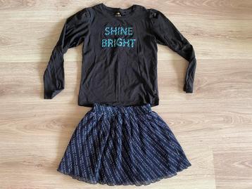 Leuk setje met plissé rok maat 134/140 beschikbaar voor biedingen