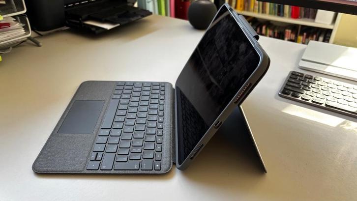 Logitech Folio Touch, Computers en Software, Tablet-hoezen, Gebruikt, Bescherming voor- en achterkant, 11 inch, Ophalen of Verzenden