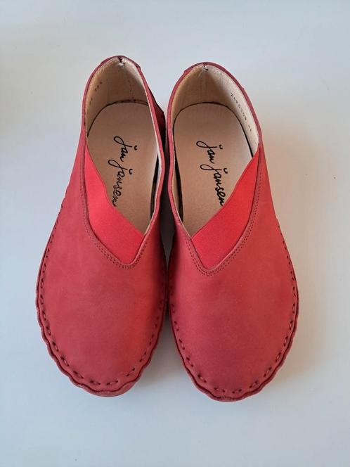 SUPER leuke echt leren rode schoenen van JAN JANSEN mt 38,5, Kleding | Dames, Schoenen, Zo goed als nieuw, Instappers, Rood, Ophalen of Verzenden