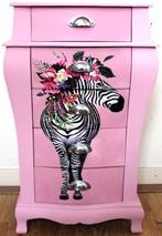 Een hoge roze ladekast “Zebra”, 5 lades, eclectisch, Zo goed als nieuw, 3 of 4 laden, Minder dan 100 cm, 25 tot 50 cm