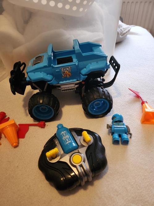 Monster Smash Ups Rhino - Bestuurbare auto (crash auto), Kinderen en Baby's, Speelgoed | Speelgoedvoertuigen, Zo goed als nieuw