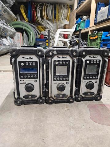 Makita DMR110 Bouwradio - 3 stuks beschikbaar voor biedingen