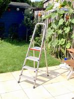 Degelijke Altrex keukentrap met 4 treden, Doe-het-zelf en Verbouw, Ladders en Trappen, Ophalen, Gebruikt, Trap, Minder dan 2 meter