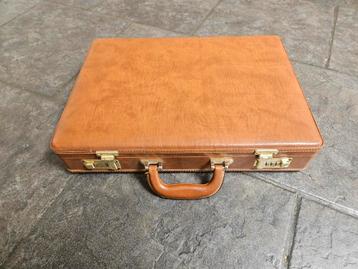 Zo goed als nieuwe Aktenkoffer - 47x34x9 cm beschikbaar voor biedingen