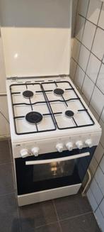 Gasfornuis + oven, Witgoed en Apparatuur, Fornuizen, 4 kookzones, Vrijstaand, 85 tot 90 cm, Gebruikt