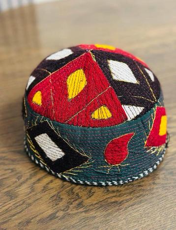 Afghaanse Mannenhoed - Traditioneel beschikbaar voor biedingen