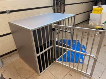 Honden bench beschikbaar voor biedingen