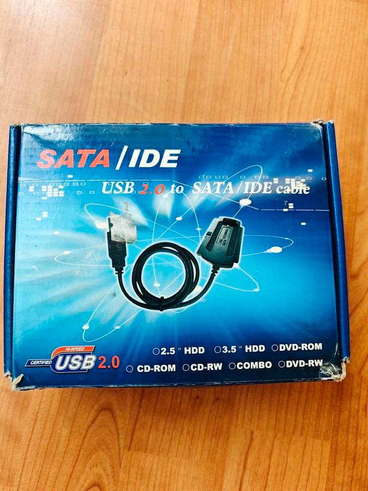 SATA IDE USB Adapter met Voeding & Driver CD, Computers en Software, Pc- en Netwerkkabels, Gebruikt, Ophalen of Verzenden