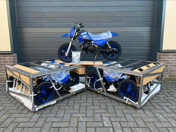 Nieuwe Yamaha pw50 2025 crossmotor pw 50 evt met zijwielen beschikbaar voor biedingen