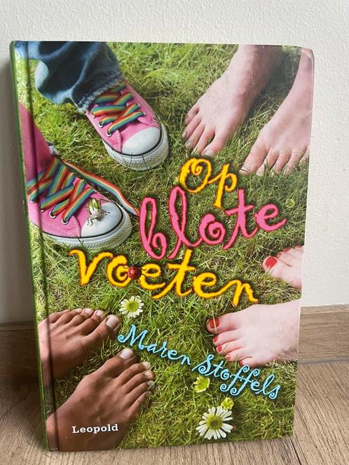 Maren Stoffels - Op blote voeten, Boeken, Kinderboeken | Jeugd | 10 tot 12 jaar, Zo goed als nieuw, Ophalen of Verzenden