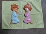 Lieve beeldjes jongen en meisje, Ophalen of Verzenden, Zo goed als nieuw, Wanddecoratie