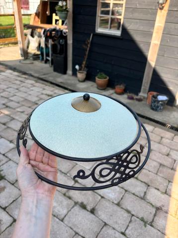 Vintage plafondlamp beschikbaar voor biedingen