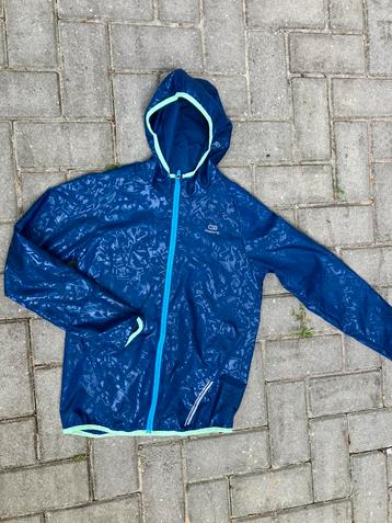 Setje sportkleding maat 160 van decathlon beschikbaar voor biedingen