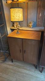 Retro fineer kastje, Antiek en Kunst, Antiek | Meubels | Kasten, Ophalen of Verzenden