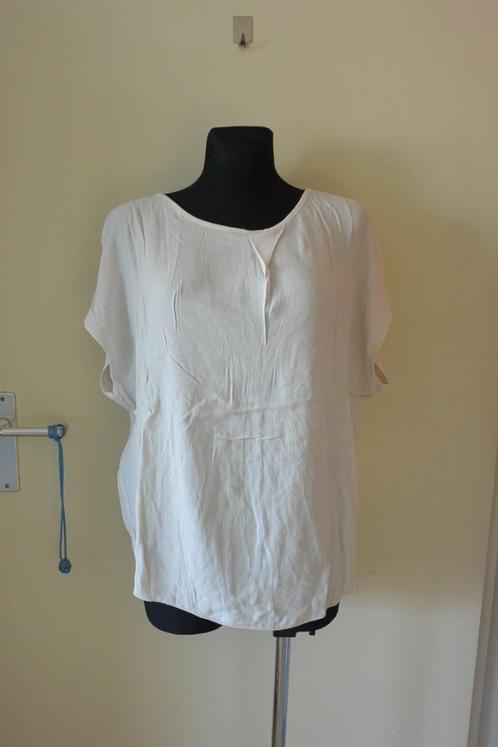 Demm top 44/46 ivoor wit apart zga nieuw, Kleding | Dames, T-shirts, Zo goed als nieuw, Maat 42/44 (L), Wit, Korte mouw, Ophalen of Verzenden