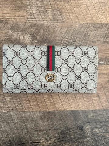 Elegante Dames Portemonnee beschikbaar voor biedingen