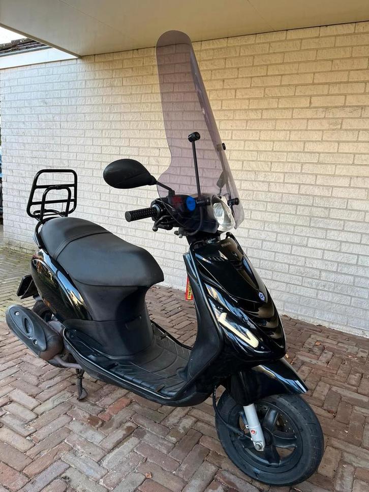 Scooter Piaggio Zip 4 takt, Fietsen en Brommers, Scooters | Piaggio, Zip, Benzine, Ophalen
