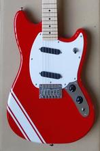Squier Mustang Candy Apple Red met White Competition Stripes, Muziek en Instrumenten, Snaarinstrumenten | Gitaren | Elektrisch