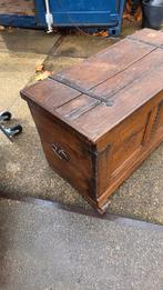 18e eeuwse klepkist op slofpoten met origineel beslag, Ophalen