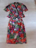 Vintage zomers en kleurrijk mantelpak, Kleding | Dames, Jasjes, Kostuums en Pakken, Hardob, Kostuum of Pak, Overige kleuren, Maat 42/44 (L)