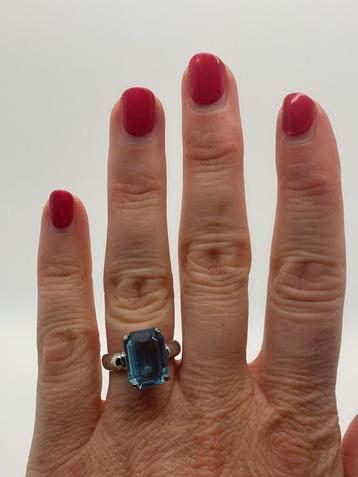Z298 Prachtige zilveren ring blauwe steen maat 17,5 beschikbaar voor biedingen