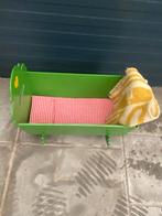 Groene Houten Poppenwieg met Beddengoed, Ophalen of Verzenden, Zo goed als nieuw, Babypop