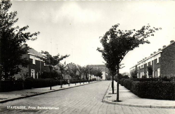 Stavenisse, Prins Bernhardstraat - ongelopen, Verzamelen, Ansichtkaarten | Nederland, Ongelopen, Noord-Brabant, 1920 tot 1940