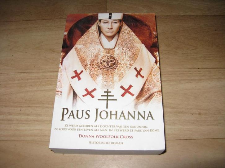Donna Woolfolk Cross - Paus Johanna, Boeken, Romans, Gelezen, Ophalen of Verzenden