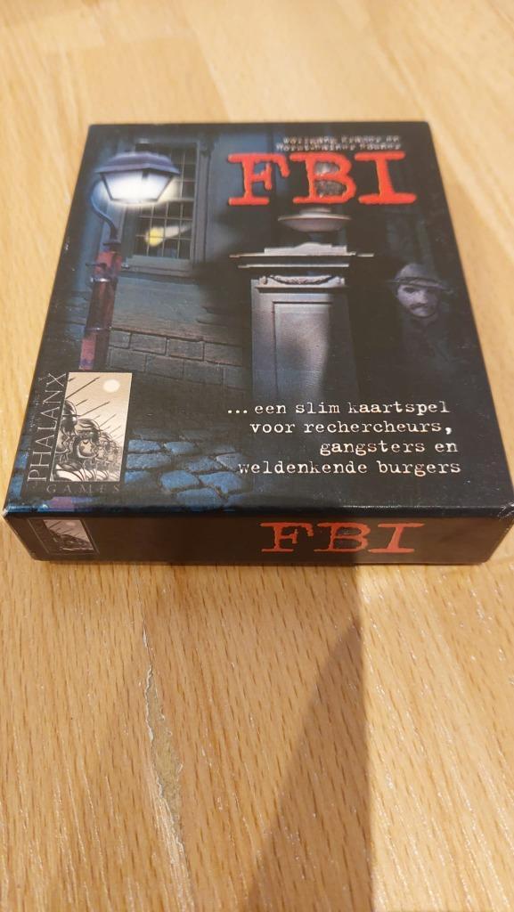 FBI kaartspel, Hobby en Vrije tijd, Gezelschapsspellen | Kaartspellen, Zo goed als nieuw, Een of twee spelers, Drie of vier spelers