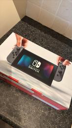 Switch V1 grijs, Spelcomputers en Games, Spelcomputers | Nintendo Switch, Ophalen of Verzenden, Zo goed als nieuw, Met 1 controller