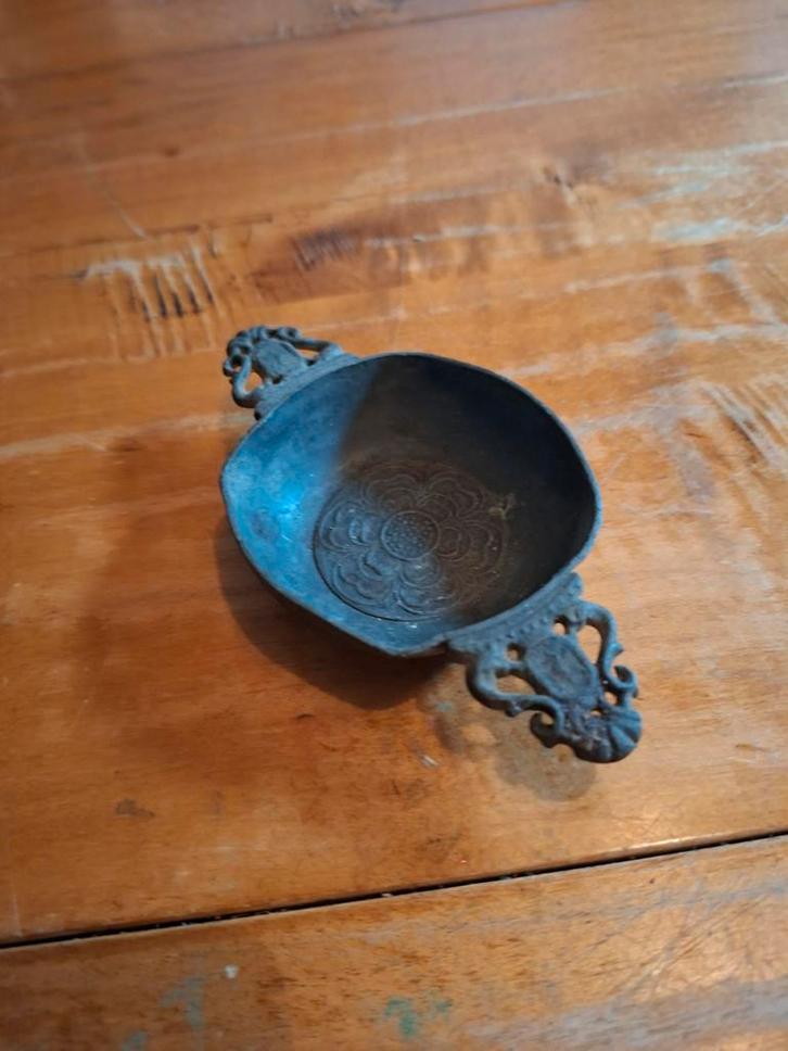 Antiek Tinnen Bakje met Decoratie, Antiek en Kunst, Antiek | Schalen, Ophalen of Verzenden