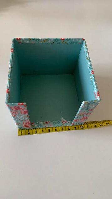 Leuke decoratieve pennen en papier houders beschikbaar voor biedingen