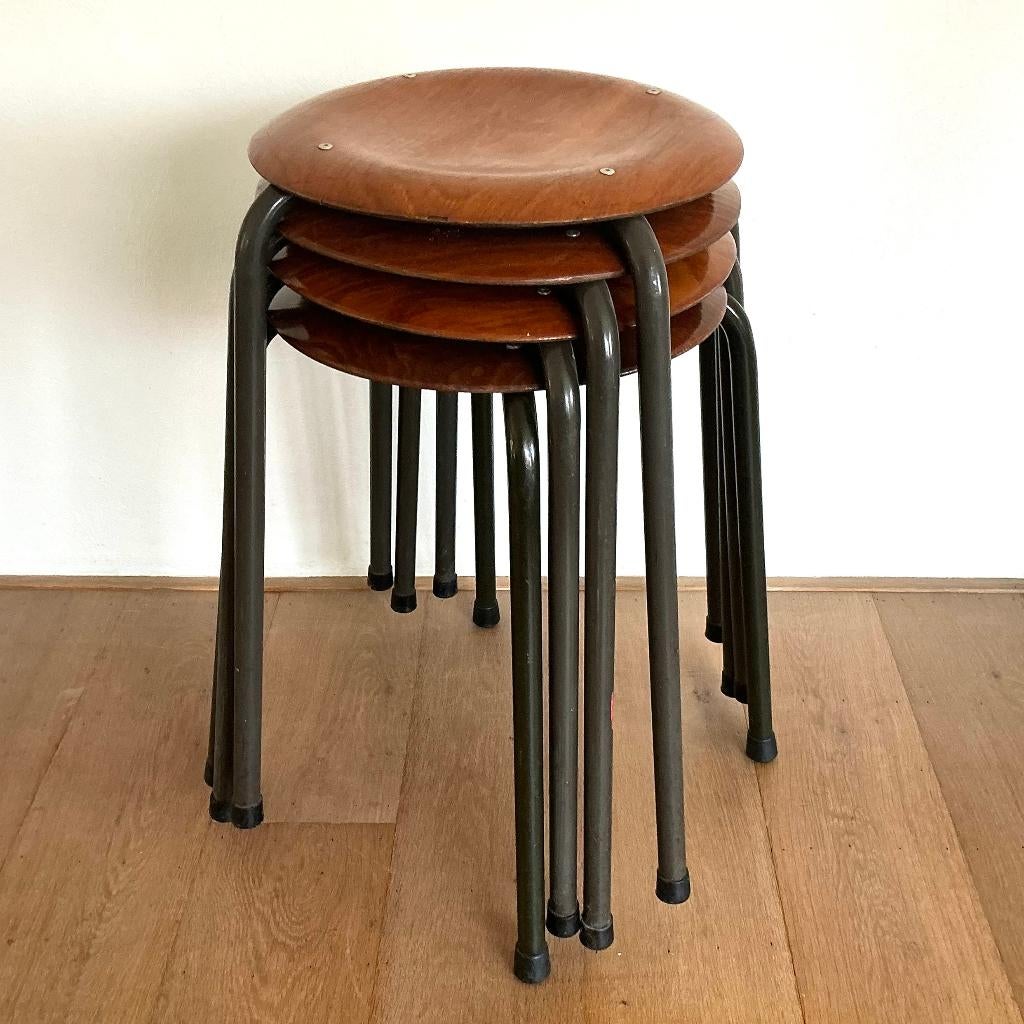 Vintage schoolkrukjes 4x, Ophalen, Gebruikt, Hout