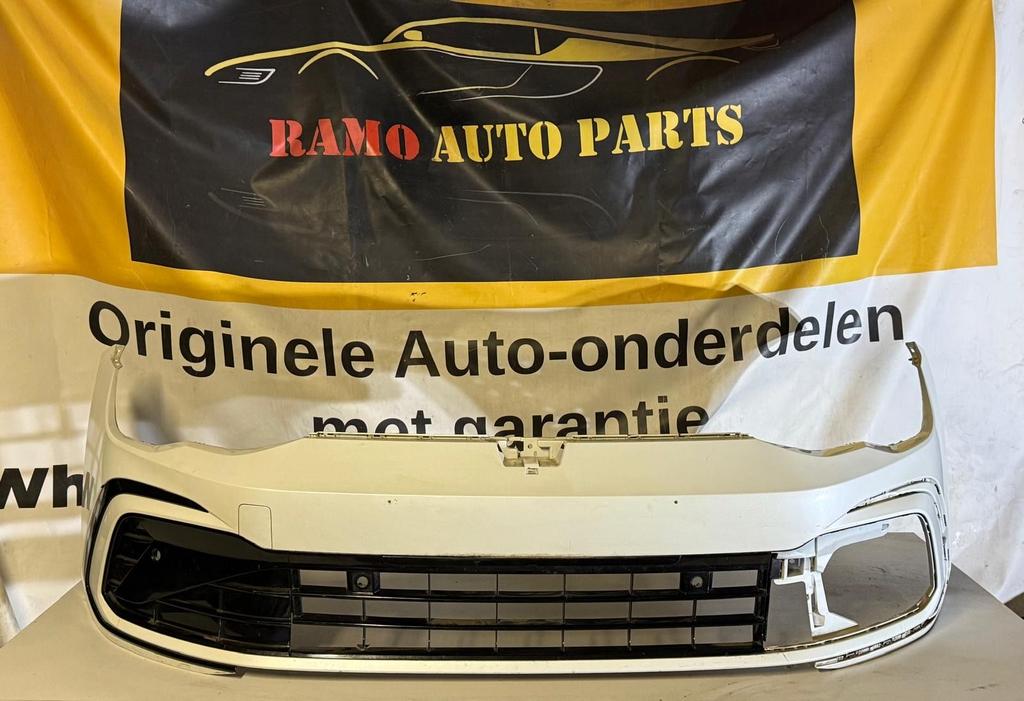 VW GOLF8 5H R-LINE FRONT BUMPER LC9A, Auto-onderdelen, Carrosserie en Plaatwerk, Bumper, Volkswagen, Voor, Gebruikt, 3 maanden garantie