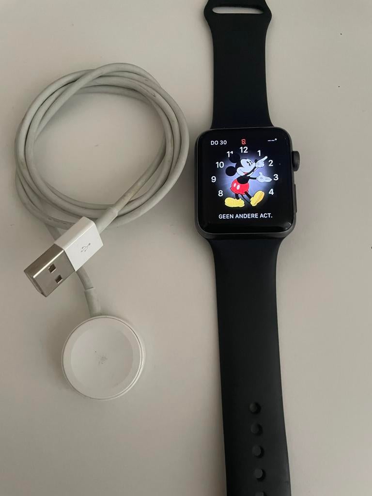 Apple Watch 3 serie nette staat., Ophalen, Zo goed als nieuw, Zwart, IOS