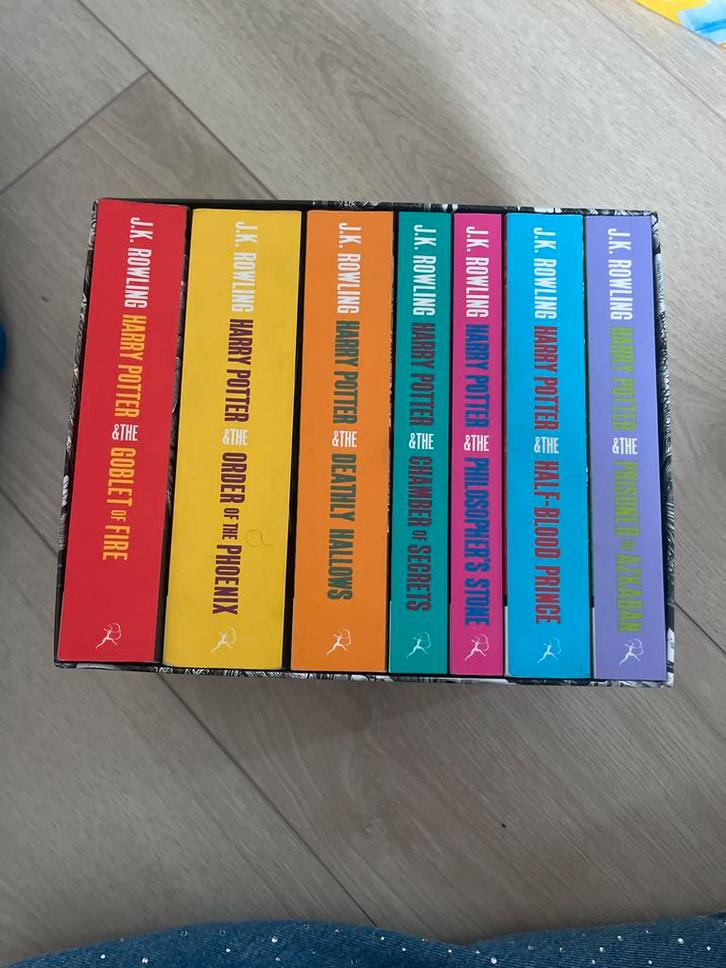 Harry Potter complete boekenreeks - 7 delen, Boeken, Romans, Gelezen, Nederland, Ophalen of Verzenden