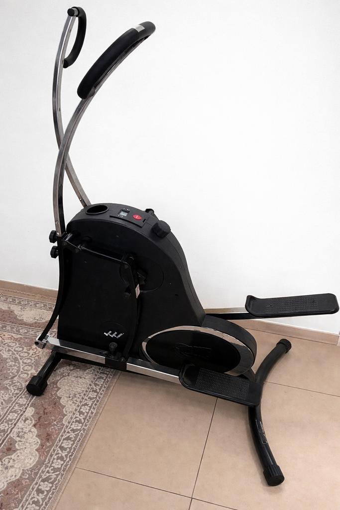 Cyclone Cross Trainer - in goede staat €50,-, Sport en Fitness, Ophalen, Armen, Zo goed als nieuw, Crosstrainer