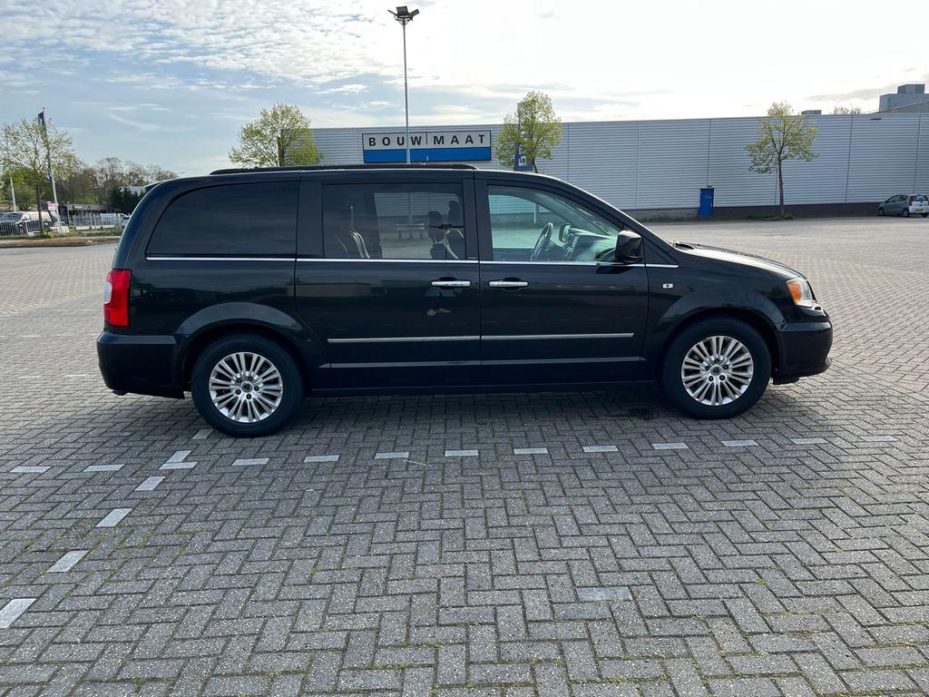 Lancia Voyager 2011 - Zwart - Full Option, Zwart, 4 cilinders, 2000 kg, 160 pk