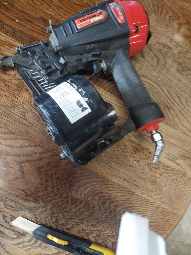 Dutack tacker pro incl +-8000 rvs spijkers, Ophalen, Gebruikt