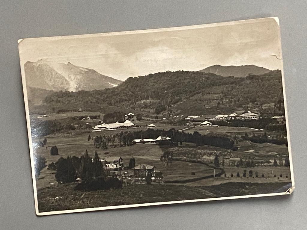 Oude foto van Grand Hotel Brastagi uit Nederlands Indië 