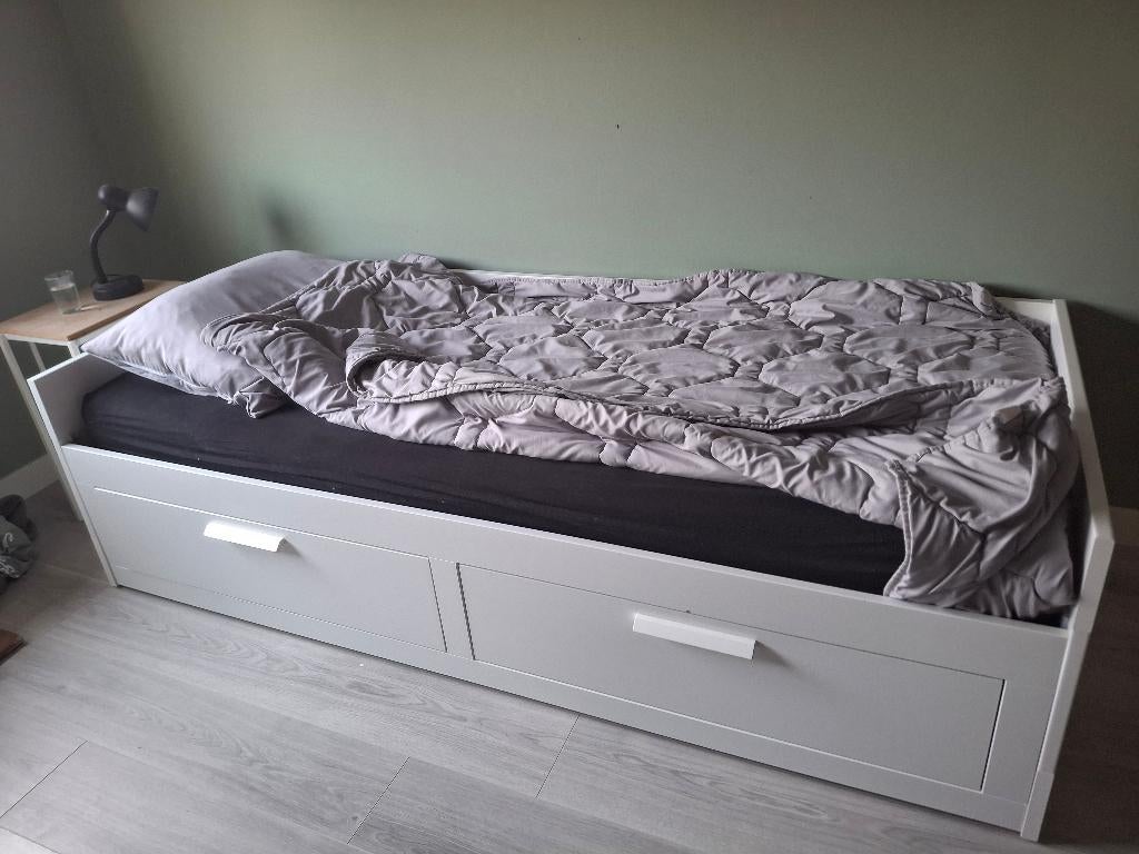 Ikea Brimnes uitschuifbaar bed, Huis en Inrichting, Slaapkamer | Bedden, Ophalen, 90 cm, Eenpersoons, Wit