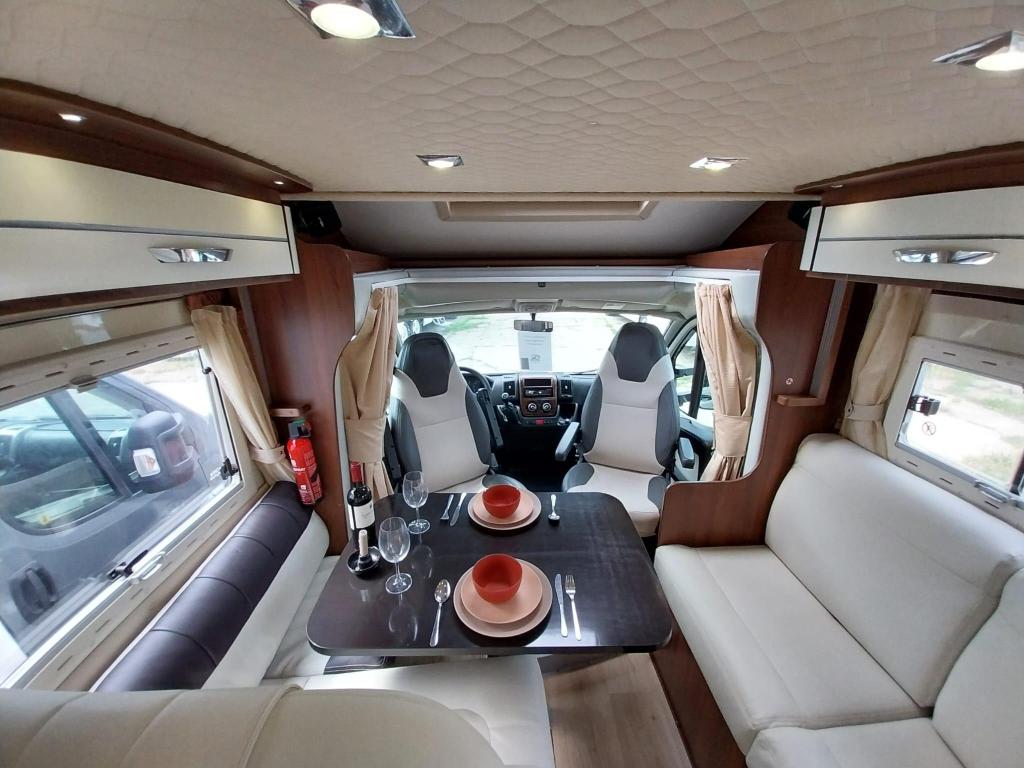 Mooie McLouis MC4 met 2x solair, Lpg, TV en dak ventilator !, Caravans en Kamperen, Campers, Ringverwarming, Fiat, MCLouis, 6 tot 7 meter