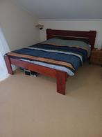 Houten bed met hoofdbord en matras, Ophalen, Gebruikt, Bruin, 210 cm
