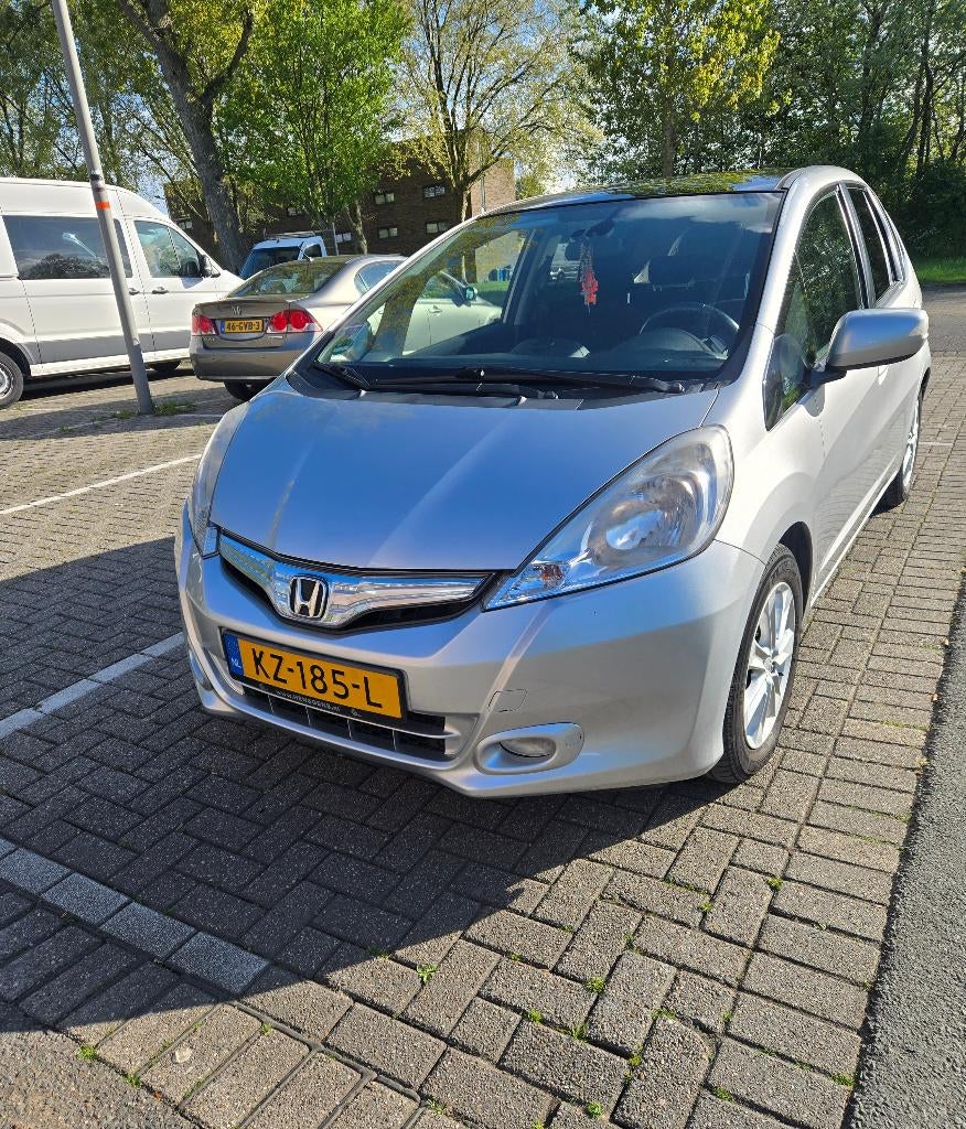 Honda Jazz 1.4 I-vtec 102pk CVT 2011 Grijs, Auto's, Honda, Zwart, 4 cilinders, 49 €/maand, 22 km/l