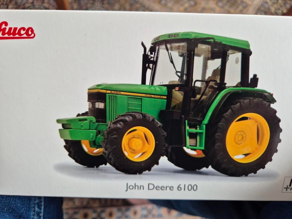 SCHUCO, JOHN DEERE 7700, échelle 1/32, SCH7887